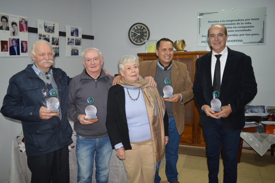 La Asociación Cooperadora del Hospital cumplió 138º Años de su Aniversario, reconociendo la labor de personas que han colaborado con la institución