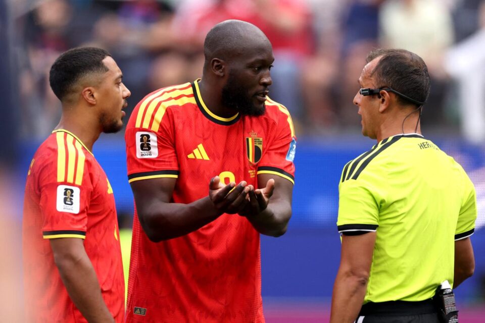 Bélgica no pudo con Irán en el debut de Darío Herrera en el Mundial