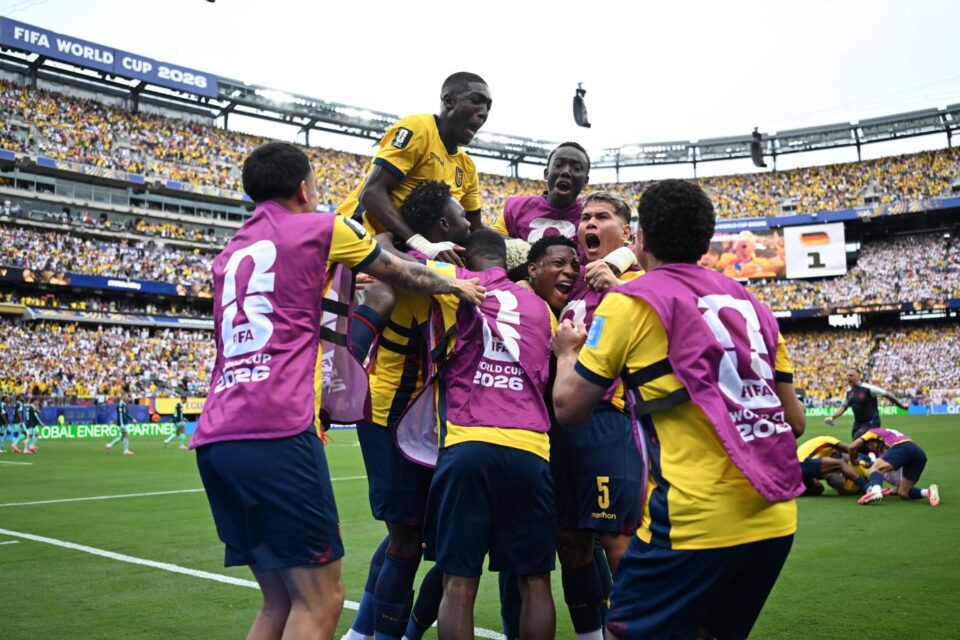 Con Plata para seguir en el Mundial: Ecuador venció a Alemania y escribió un batacazo histórico