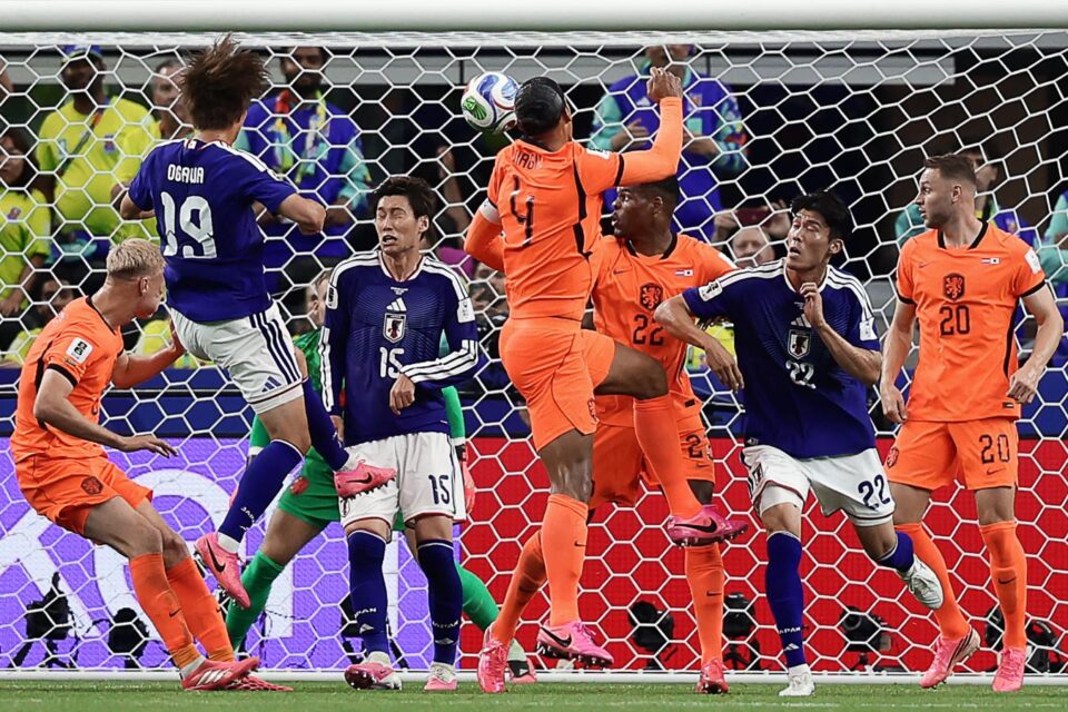 Países Bajos no estuvo a la altura en su debut en el Mundial y Japón se lo empató en el final