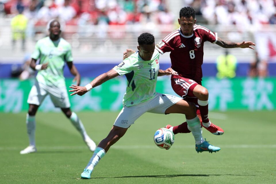 Qatar aprovechó el perdón de Suiza y sumó el primer punto de su historia en los Mundiales