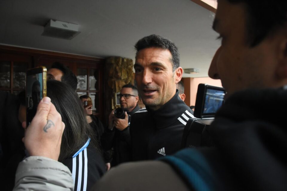 Desde Pujato, Scaloni le bajó la espuma a su salida de la Selección