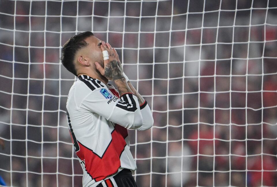 River perdió con Rosario Central, profundizó su crisis y el Monumental insultó a jugadores y dirigentes